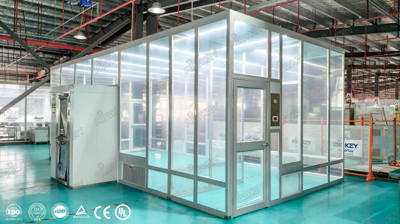 ISO 7 modular cleanroom for plastic technology R&D in Spain