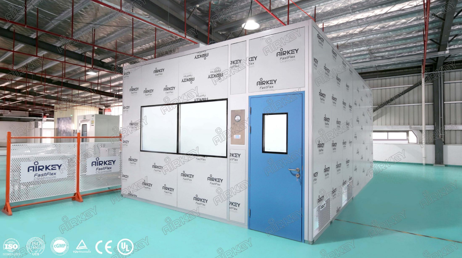 ISO 6 modular cleanroom for optical component manufacturing in Germany